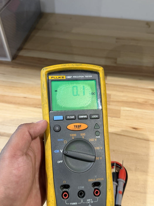 FLUKE 1507 INSULATION MULTIMETER W/ LEADS & CLIPS - SHIP FAST
