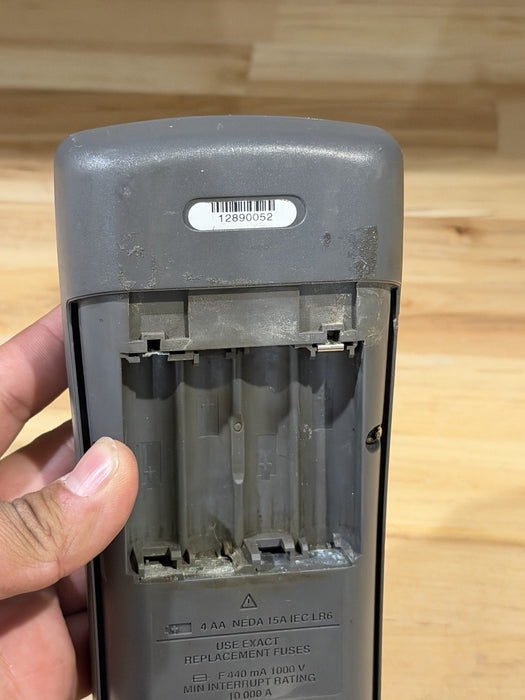 FLUKE 1587 INSULATION TESTER (PARTS ONLY) DOESN’T WORK