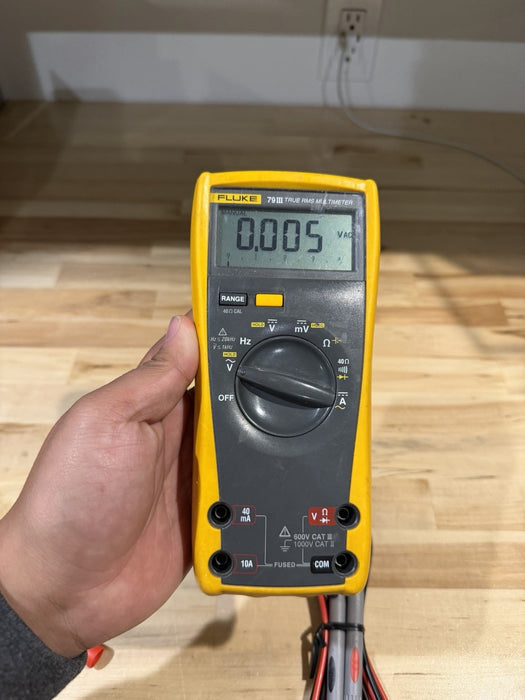 FLUKE 79 III TRUE RMS DIGITAL MULTIMETER W/ LEADS & CLIPS (TESTED) SHIPS FAST