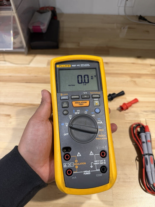 FLUKE 1587 FC INSULATION MULTIMETER W/ LEADS (TESTED) SHIPS FAST