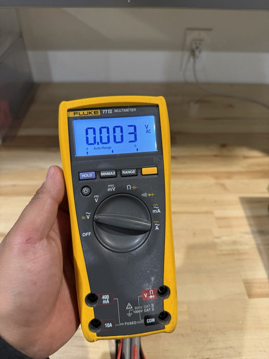 FLUKE 77-IV MULTIMETER W / LEAD SET & CLIPS - SHIPS FAST (TESTED)
