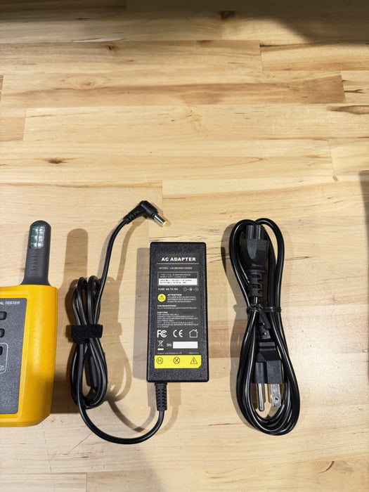 FLUKE BIOMEDICAL SPOT LIGHT SPO2 FUNCTIONAL TESTER W/ CHARGER - FREE SHIPPING