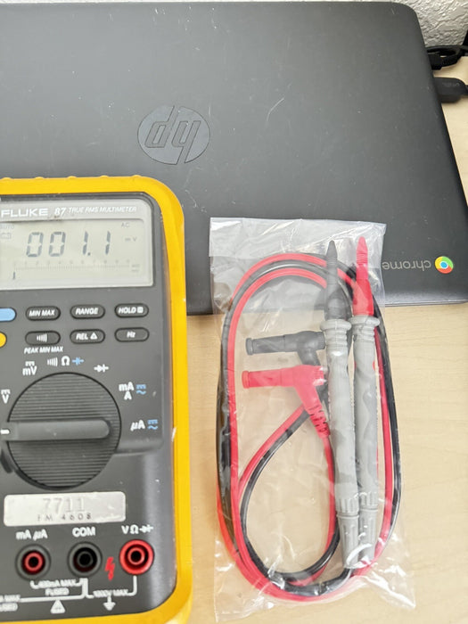 FLUKE 87 TRUE RMS MULTIMETER WITH LEADS