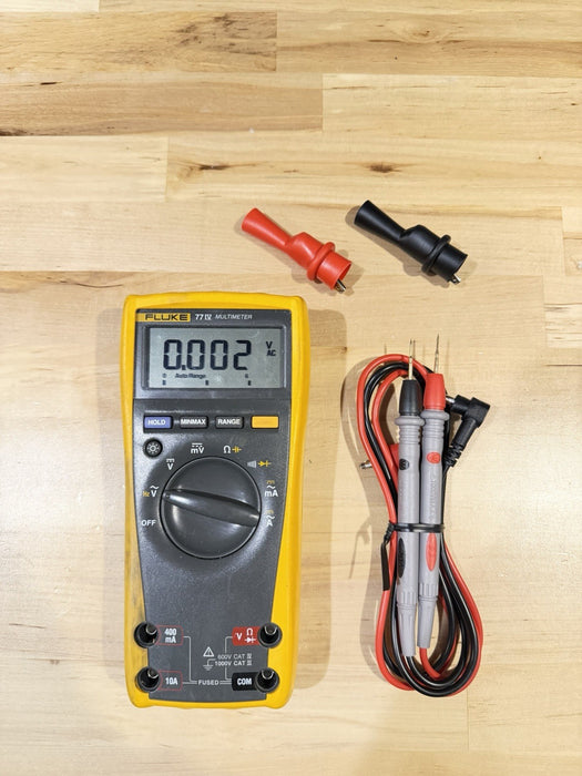 FLUKE 77-IV MULTIMETER W / LEAD SET & CLIPS - SHIPS FAST (TESTED)