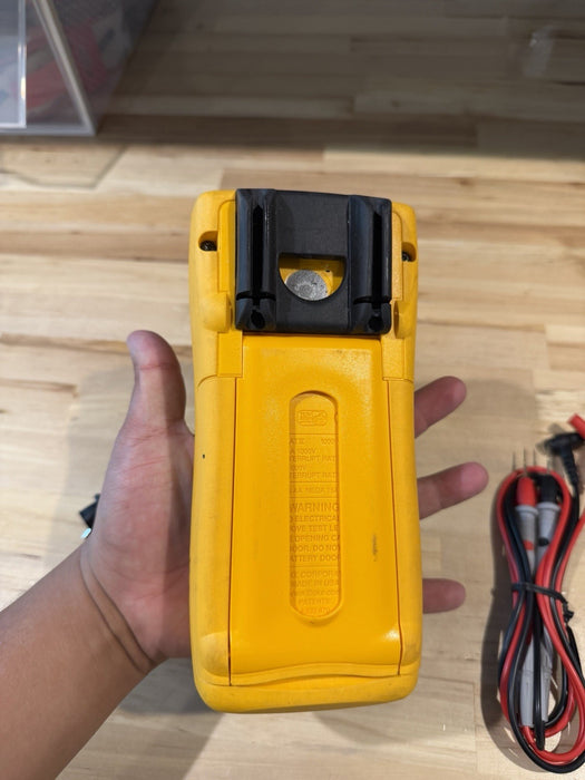 FLUKE 789 PROCESSMETER W/ LEADS & CLIPS (TESTED) SHIPS FAST