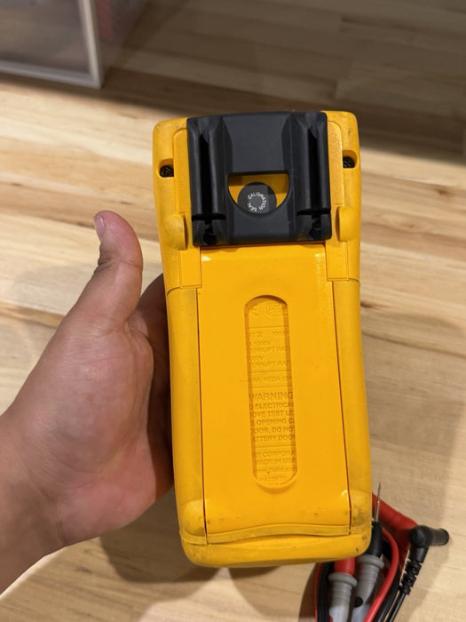 FLUKE 187 TRUE RMS MULTIMETER WITH LEADS TESTED