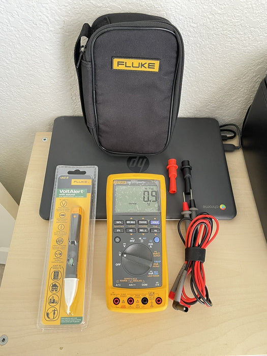 FLUKE 789 PROCESS METER WITH LEADS AND CASE
