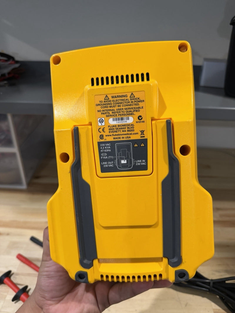 FLUKE ESA615 230V ELECTRICAL SAFETY ANALYZER TESTER WITH LEADS & CHARGER TESTED