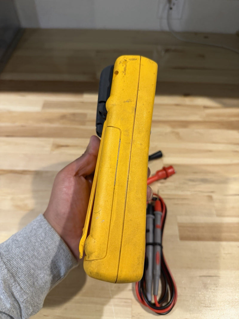 FLUKE 187 TRUE RMS MULTIMETER WITH LEADS TESTED