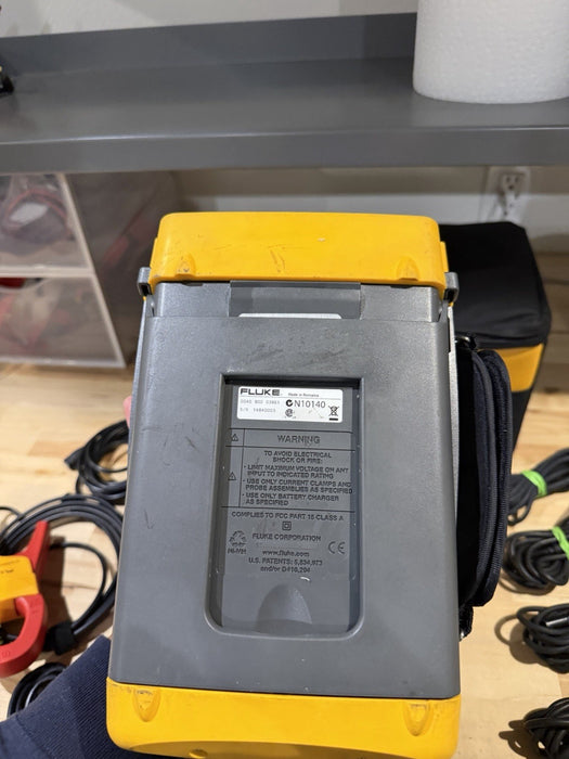 FLUKE 434 POWER QUALITY ANALYZER W/ACCESSORIES& CHARGER - SHIPS FREE (TESTED)