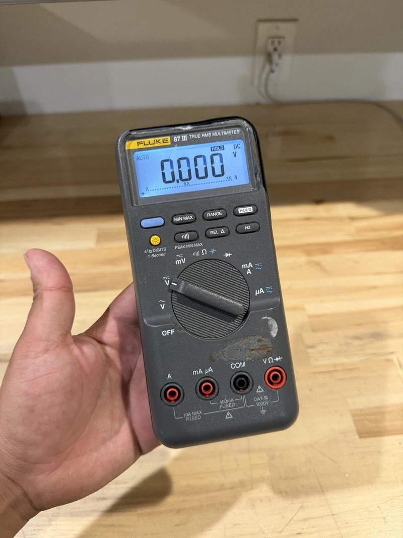 FLUKE 87 III TRUE RMS MULTIMETER (PARTS ONLY) DOESN’T WORK - SHIPS FAST