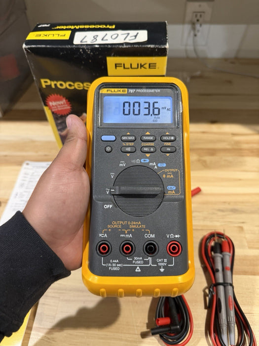FLUKE 787 PROCESSMETER (NEW FACTORY SEALED) SHIPS FAST - FREE SHIPPING (RARE)
