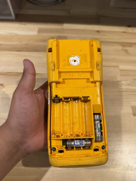 FLUKE 189 TRUE RMS MULTIMETER FOR PARTS