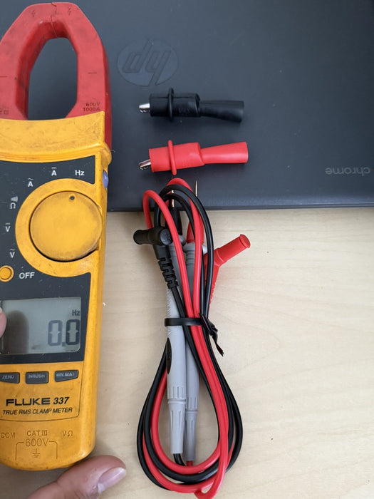 FLUKE 337 TRUE RMS AC/DC CLAMP METER WITH LEADS & BAG