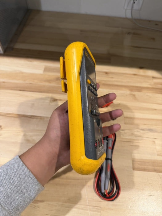 FLUKE 87V TRUE RMS MULTIMETER WITH LEADS TESTED