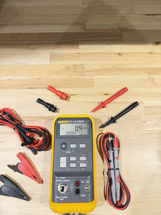 FLUKE 718 100G PRESSURE CALIBRATOR W/ ACCESSORIES (FREE SHIPPING) TESTED