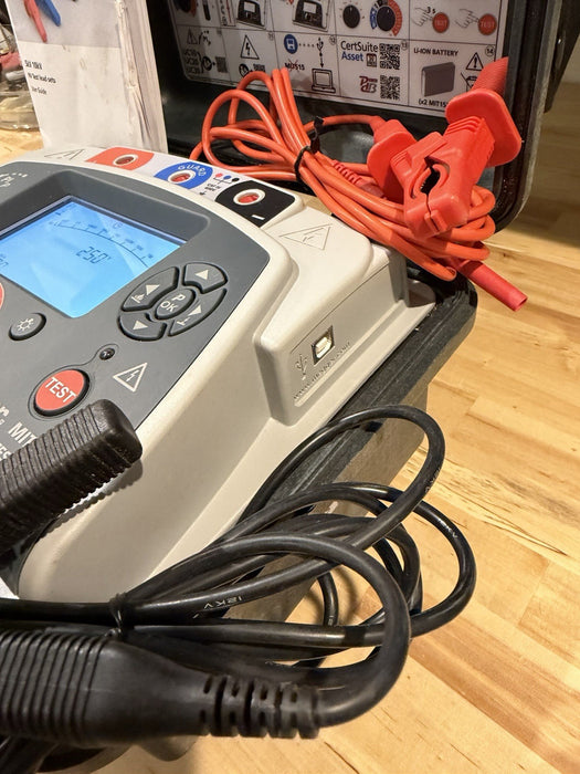 MEGGER MIT515 5KV INSULATION TESTER WITH LEADS & CHARGER TESTED