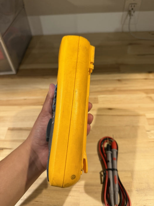 FLUKE 287 TRUE RMS ELECTRONIC LOGGING DIGITAL MULTIMETER W/ LEADS & CLIPS