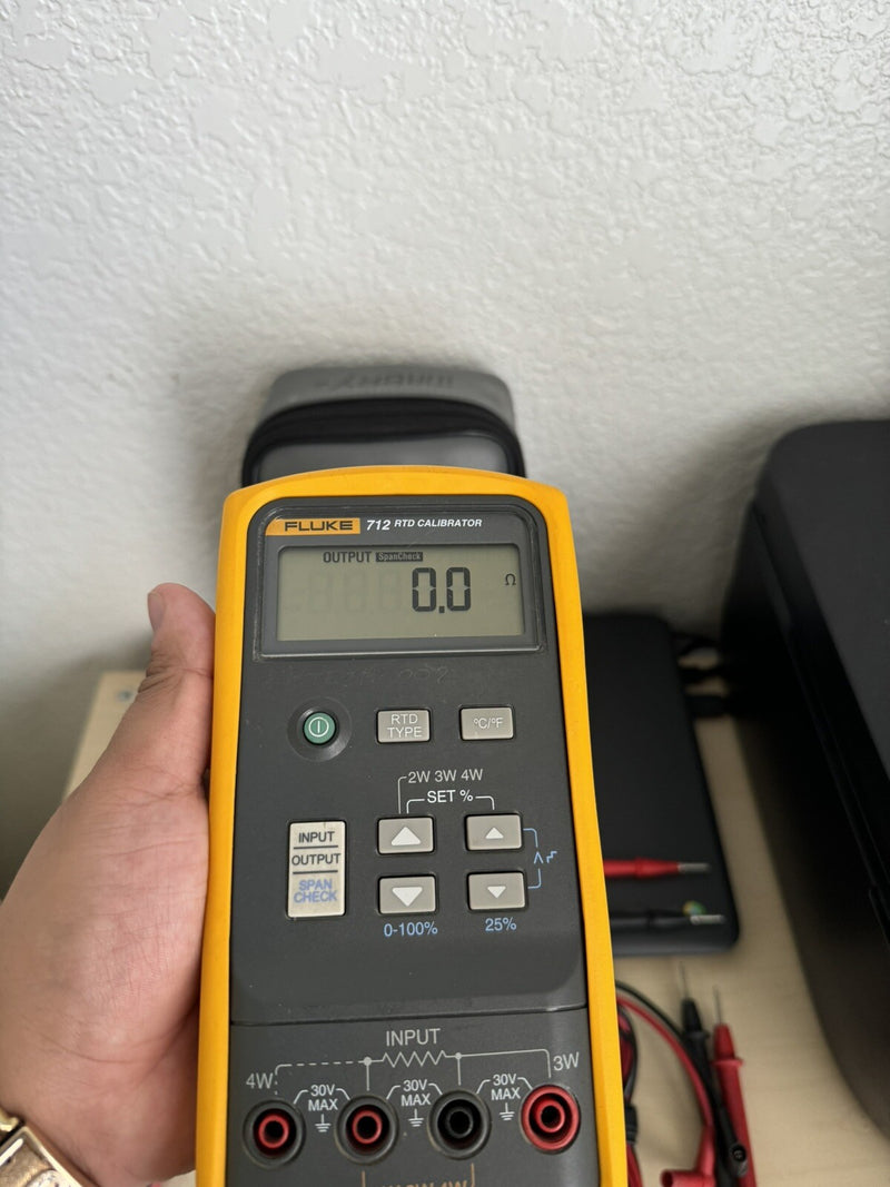 FLUKE 712 RTD PROCESS CALIBRATOR WITH LEADS & BAG