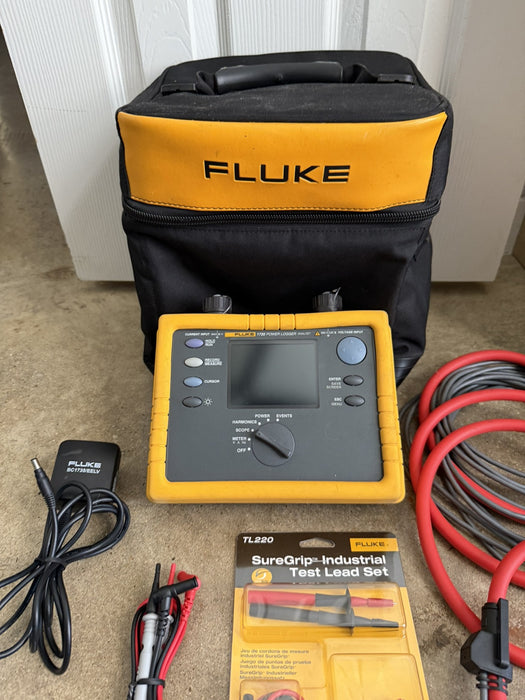 FLUKE 1735 THREE-PHASE POWER LOGGER W/ PROBES & CASE & CHARGER - FREE SHIPPING