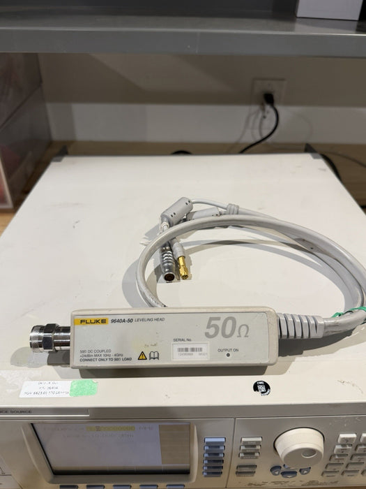 FLUKE 9640A RF REFERENCE SOURCE WITH 9640A-50 LEVELING HEAD TESTED