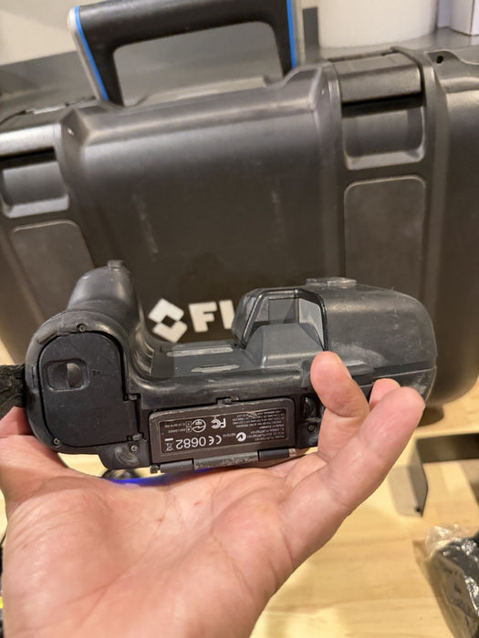 FLIR T440 THERMAL IMAGING CAMERA W/ ACCESSORIES & CASE (TESTED) FREE SHIPPING