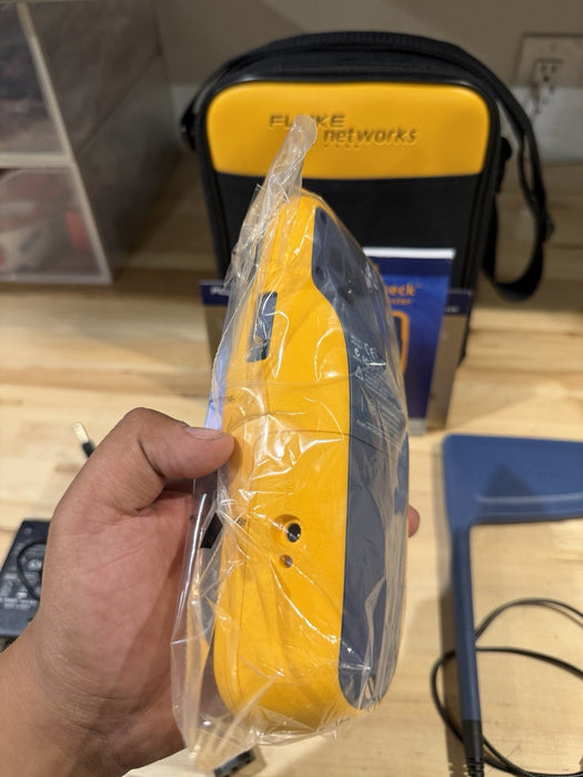 FLUKE NETWORKS AIRCHECK WIFI TESTER W/ ANTENNA & ACCESSORIES (NEW) RARE