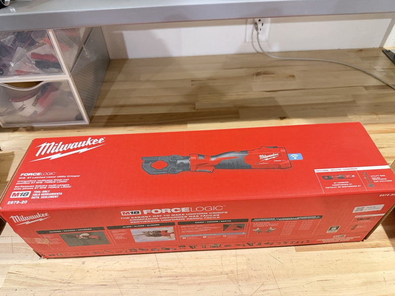 MILWAUKEE 2979-20 M18 FORCE LOGIC 6T LATCHED LINEAR UTILITY CRIMPER (NEW SEALED)