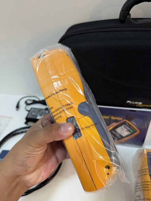 FLUKE NETWORKS DTX-1800 CABLE ANALYZER KIT (NEW SEALED) RARE - FREE SHIPPING