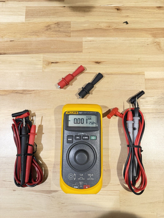 FLUKE 707 LOOP CALIBRATOR W/ ACCESSORIES - FREE SHIPPING