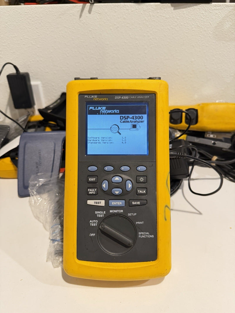 FLUKE NETWORKS DSP-4300 CABLE ANALYZER TESTED