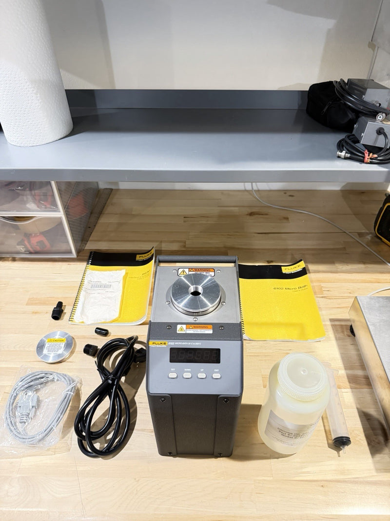 FLUKE 6102 MICRO-BATH 35°C TO 200°C WITH ACCESSORIES TESTED