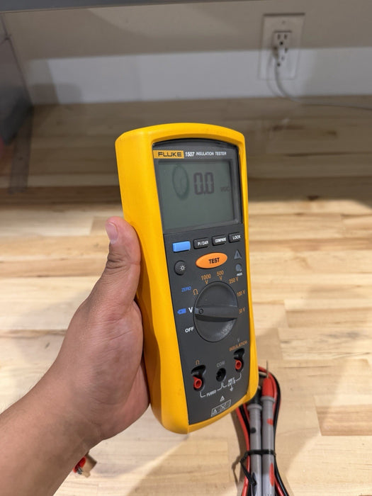 FLUKE 1507 INSULATION MULTIMETER W/ LEADS  - SHIPS FAST