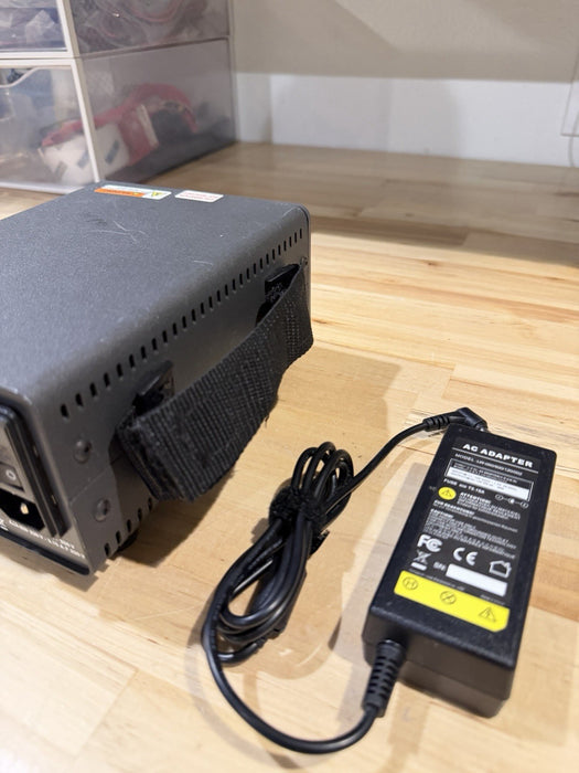 FLUKE 9140 22207T DRY-WELL CALIBRATOR WITH CHARGER TESTED