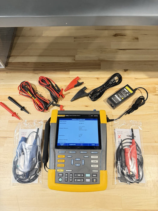 FLUKE 190M-2 MEDICAL SCOPEMETER SERIES III 2CH 200MHZ W/ ACCESSORIES (TESTED)