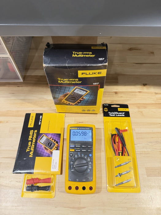 FLUKE 187 TRUE RMS MULTIMETER W/ LEADS & CLIPS  (NEW SEALED) TESTED - RARE