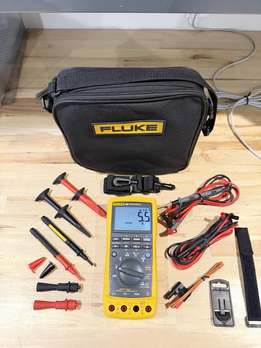 FLUKE 789 PROCESS METER W/ ACCESSORIES (TESTED) EXCELLENT CONDITION