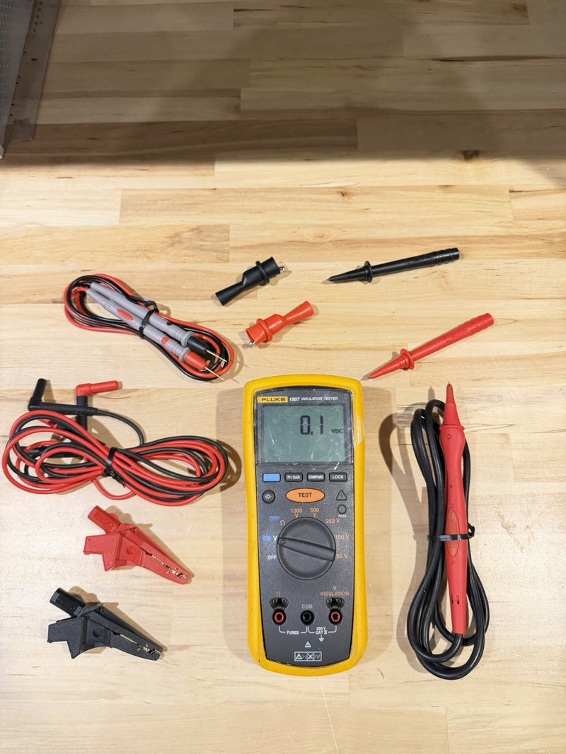 FLUKE 1507 INSULATION MULTIMETER WITH LEADS & CLIPS