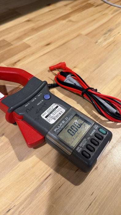 FLUKE 33 TRUE RMS CLAMPS METER W/ LEADS & CLIPS  (TESTED) SHIPS FREE