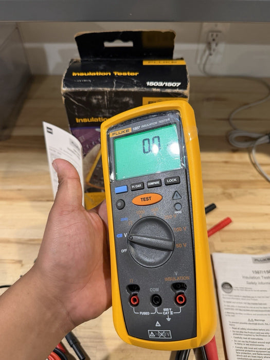 FLUKE 1507 INSULATION MULTIMETER W/ LEADS & CLIPS - SHIPS FAST (NEW)