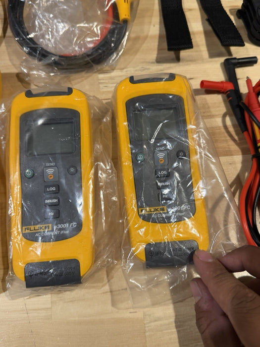 FLUKE 3000 FC IND WIRELESS MULTIMETER KIT W/ ACCESSORIES (FREE SHIPPING)