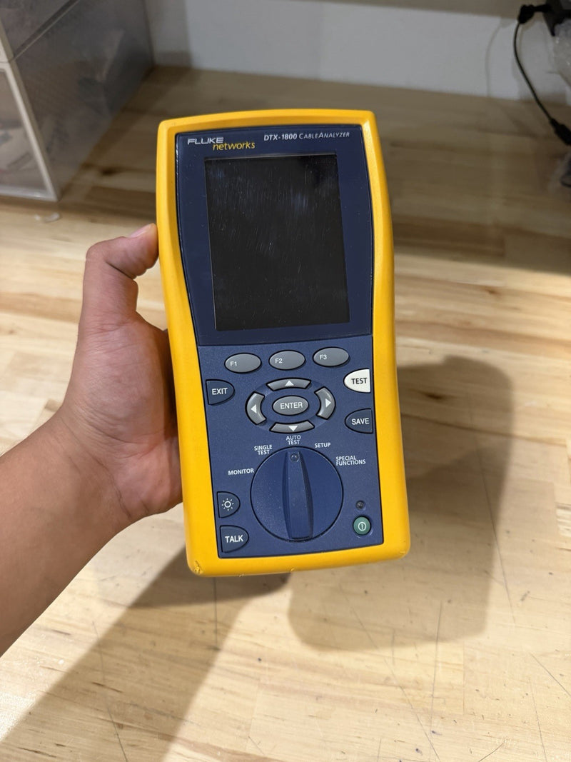 FLUKE NETWORKS DTX-1800 MAINFRAME (PARTS ONLY) TURNS ON NO BATTERY