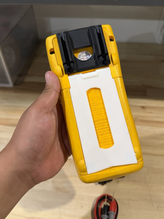 FLUKE 187 TRUE RMS MULTIMETER W/ LEADS & CLIPS - SHIPS FAST