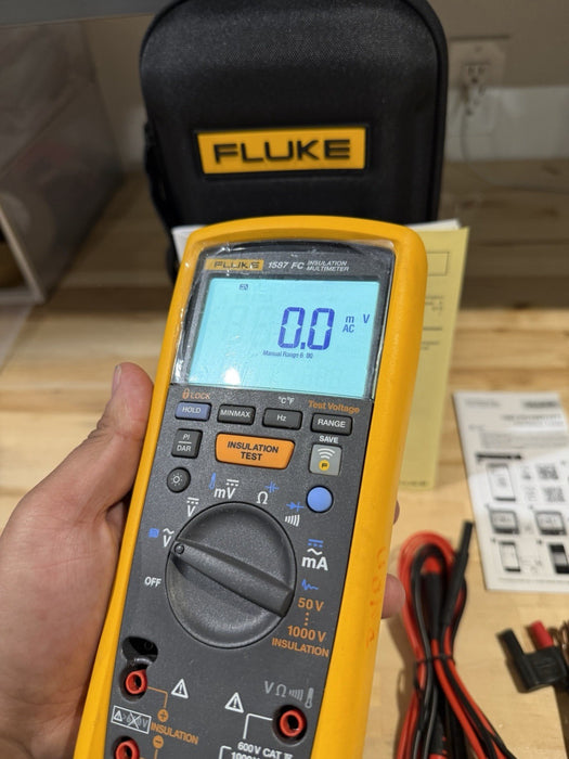 FLUKE 1587 FC INSULATION MULTIMETER WITH LEADS & CASE TESTED
