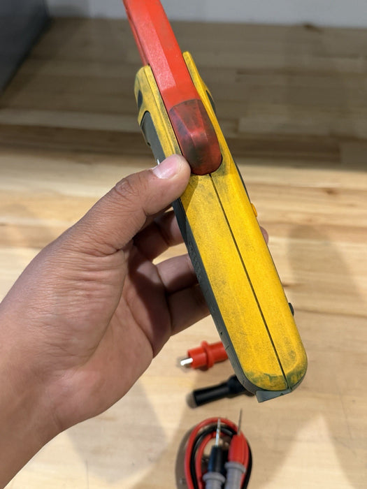 FLUKE 375 TRMS CLAMP METER W/ LEADS & CLIPS (SHIPS FAST)