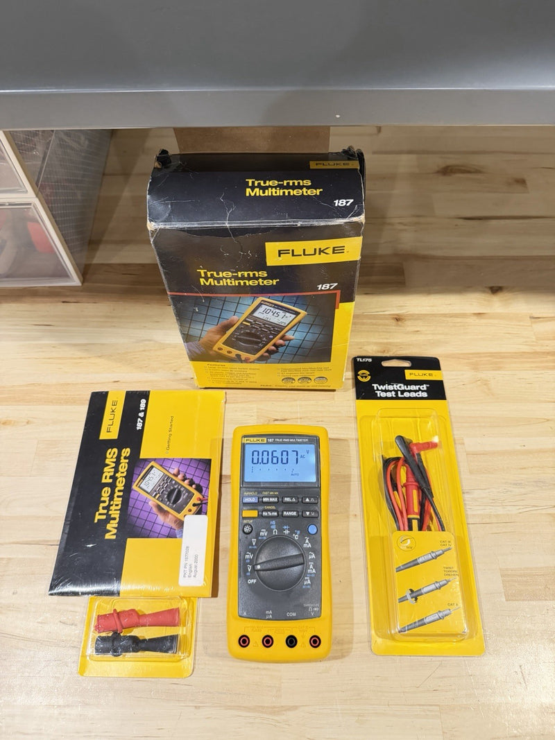 FLUKE 187 TRUE RMS MULTIMETER WITH LEADS & CLIPS TESTED RARE