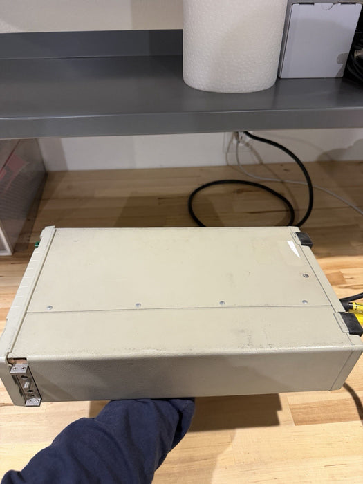 FLUKE 8842A MULTIMETER W/ LEADS & CLIPS / CHARGER - FREE SHIPPING