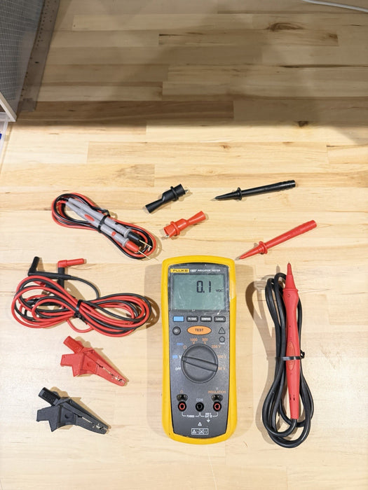 FLUKE 1507 INSULATION MULTIMETER W/ LEADS & CLIPS - SHIPS FAST