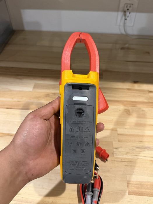 FLUKE 375FC TRMS CLAMP METER W/ LEADS & CLIPS (SHIPS FAST)