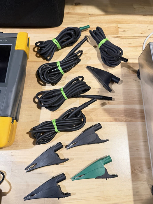 FLUKE 435 II POWER QUALITY & ENERGY ANALYZER W/ ACCESSORIES & CHARGER-SHIPS FREE
